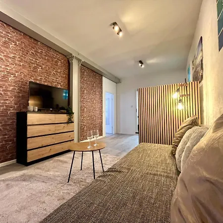 Industrial Feeling In A Quiet Location Apartment